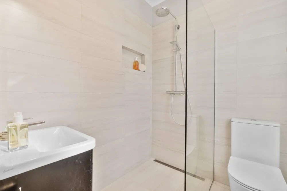 Photos of 46 Kelvin Road