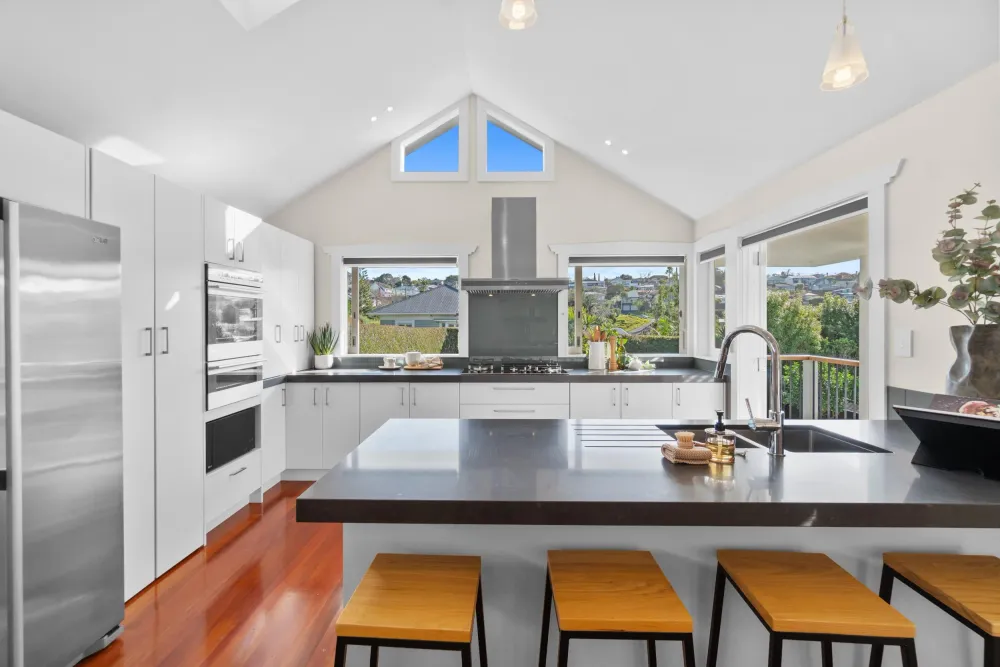 Photos of 46 Kelvin Road