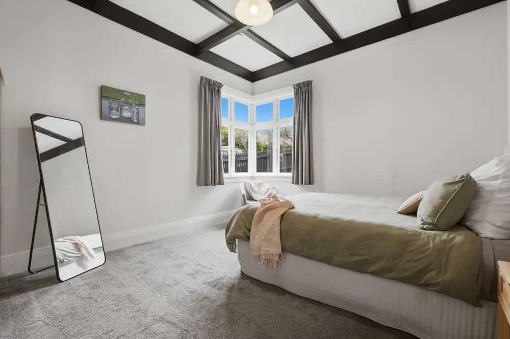 Photos of 5 Grotto Street