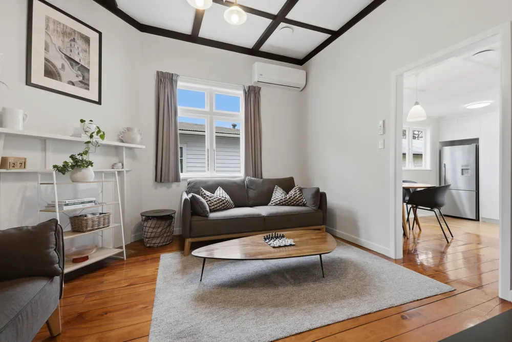 Photos of 5 Grotto Street