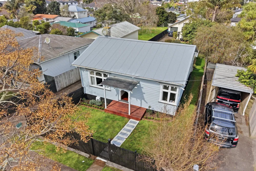 Photos of 5 Grotto Street