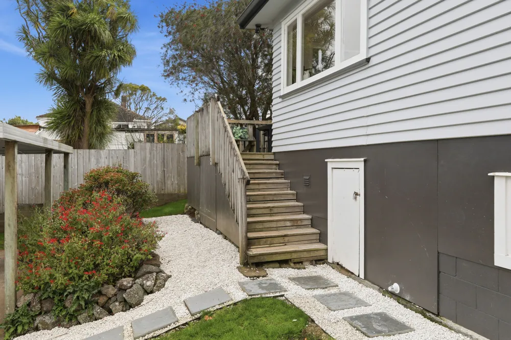 Photos of 5 Grotto Street