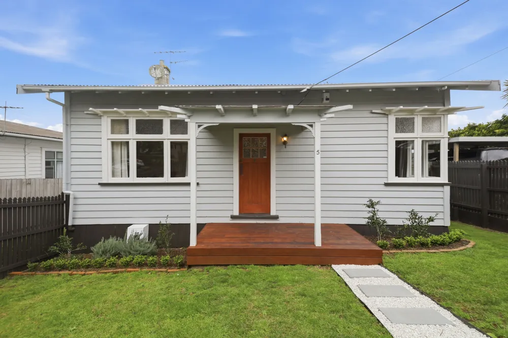 Photos of 5 Grotto Street