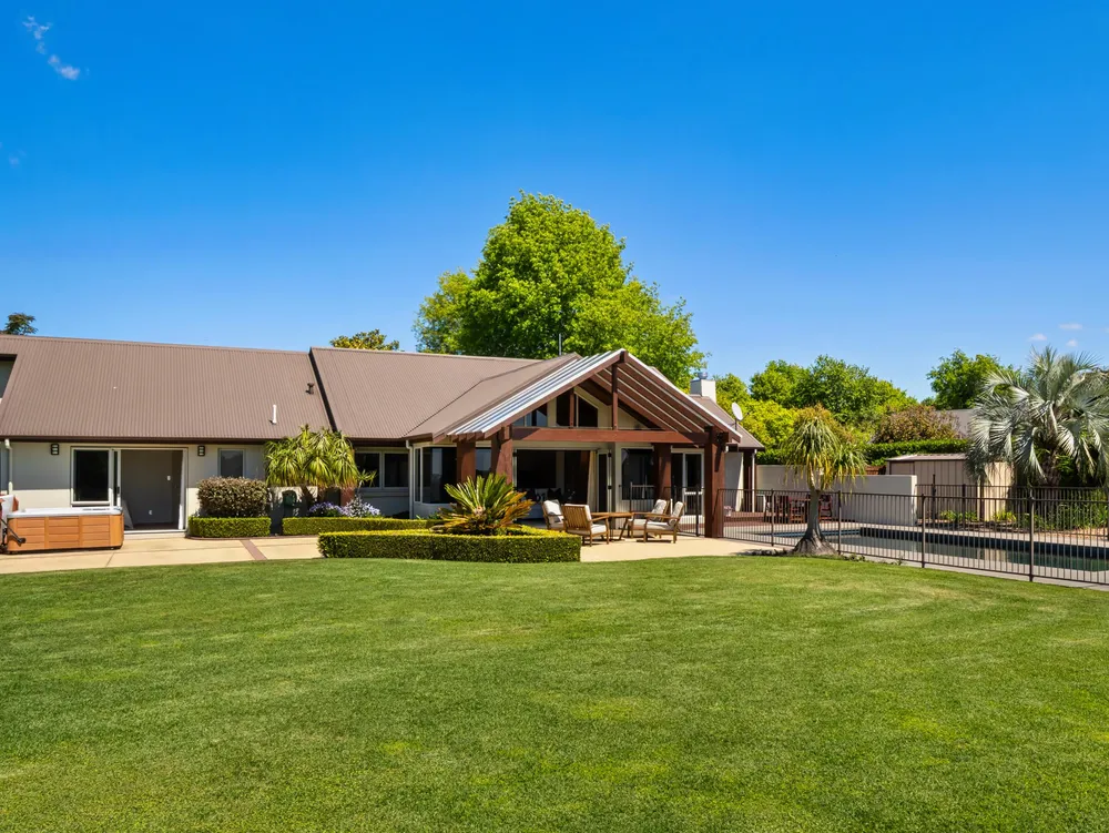 Photos of 12 River Oaks Drive