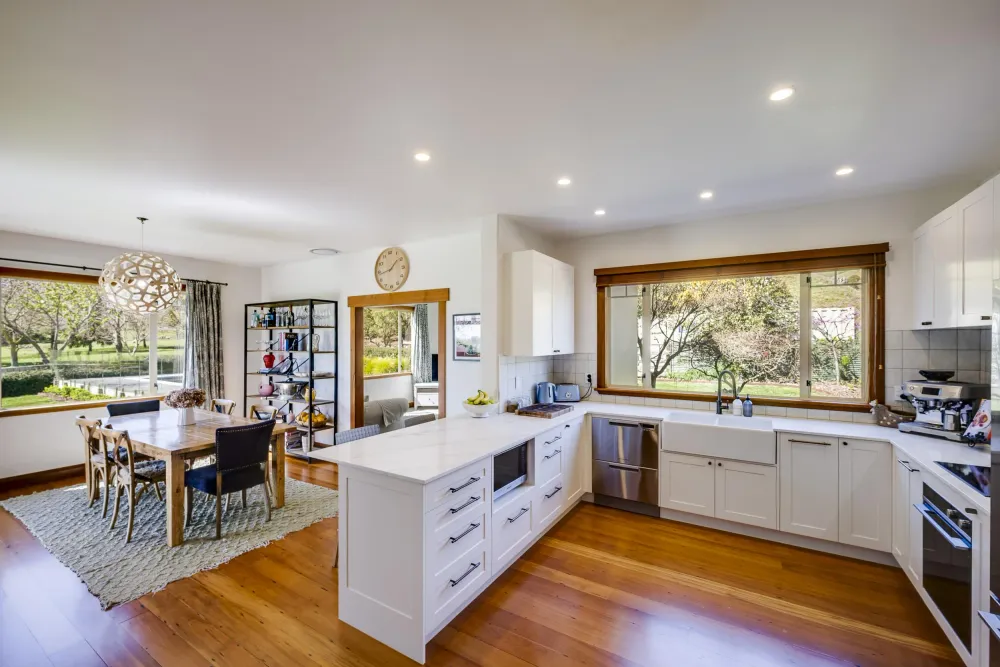 Photos of 549 Middle Road