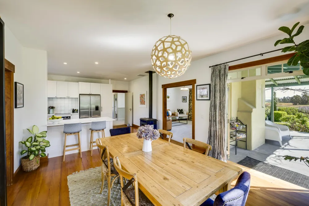 Photos of 549 Middle Road