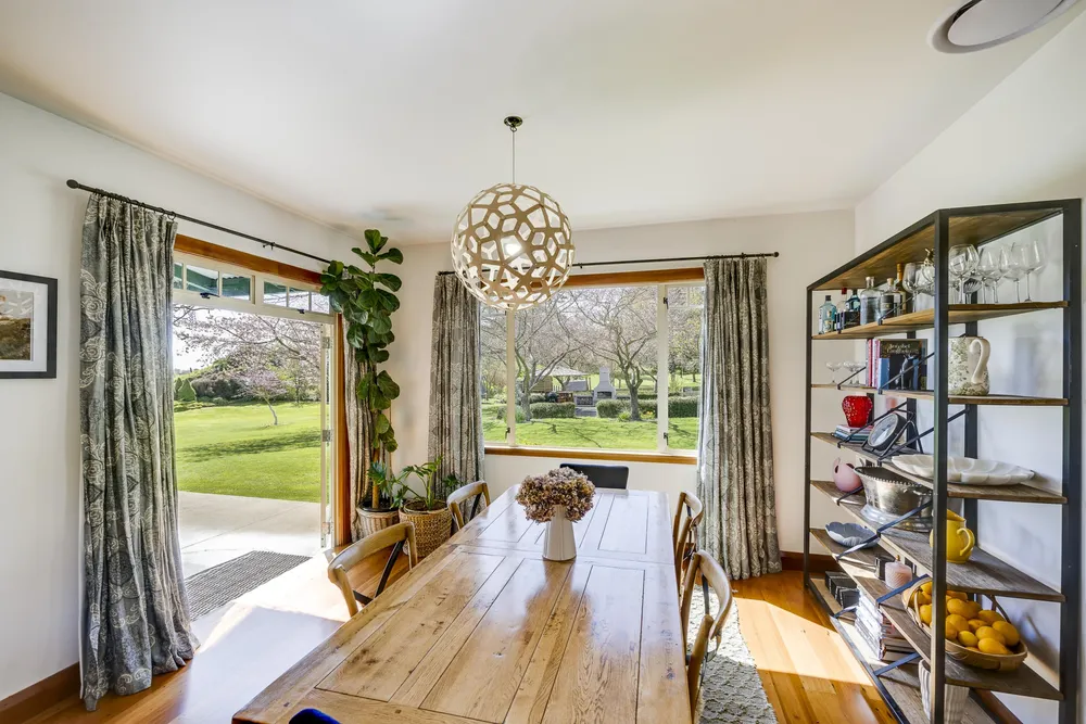 Photos of 549 Middle Road