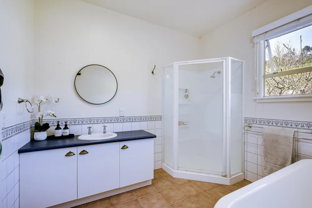 Photos of 549 Middle Road