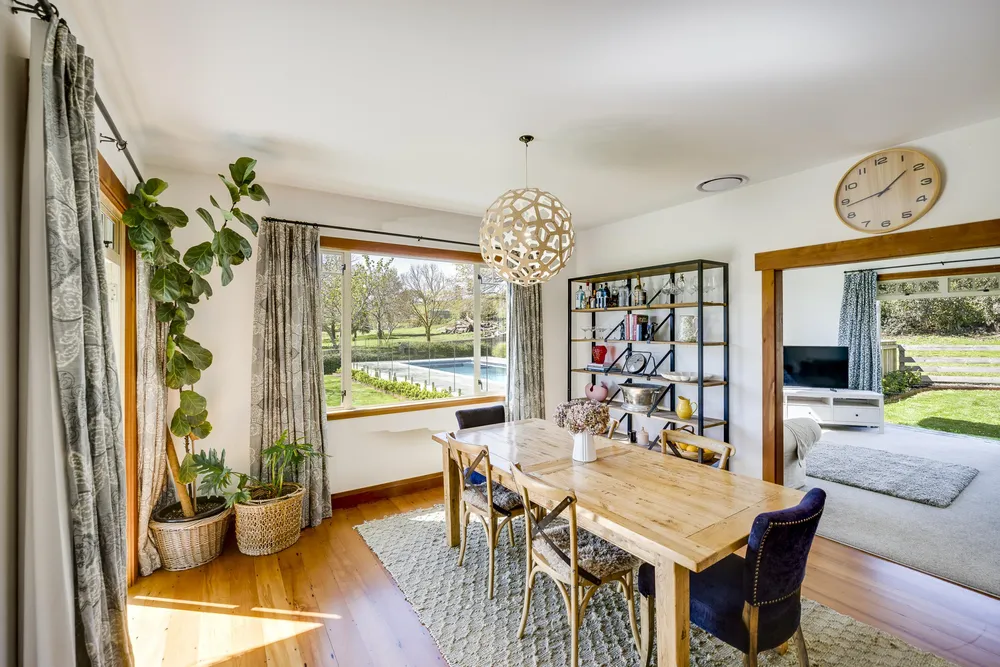 Photos of 549 Middle Road