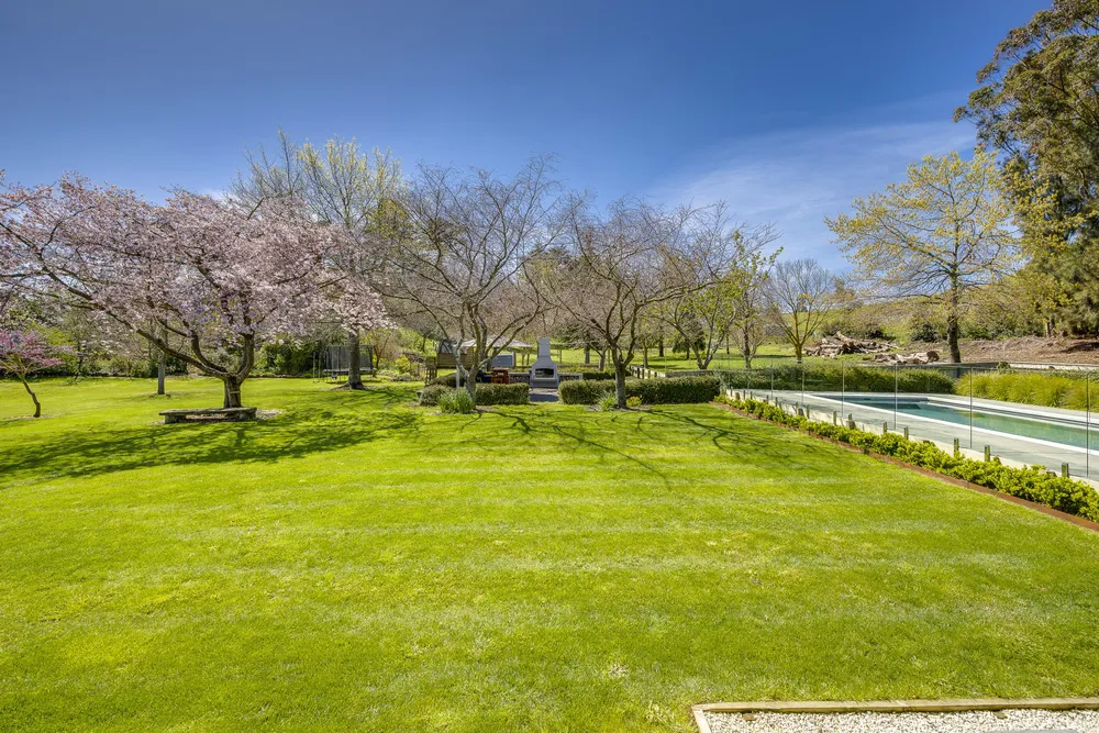 Photos of 549 Middle Road