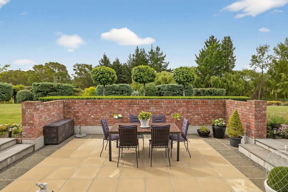 Photos of 225 Marshmans Road