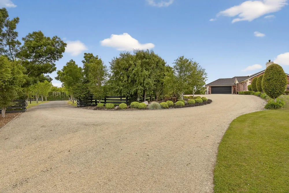 Photos of 225 Marshmans Road