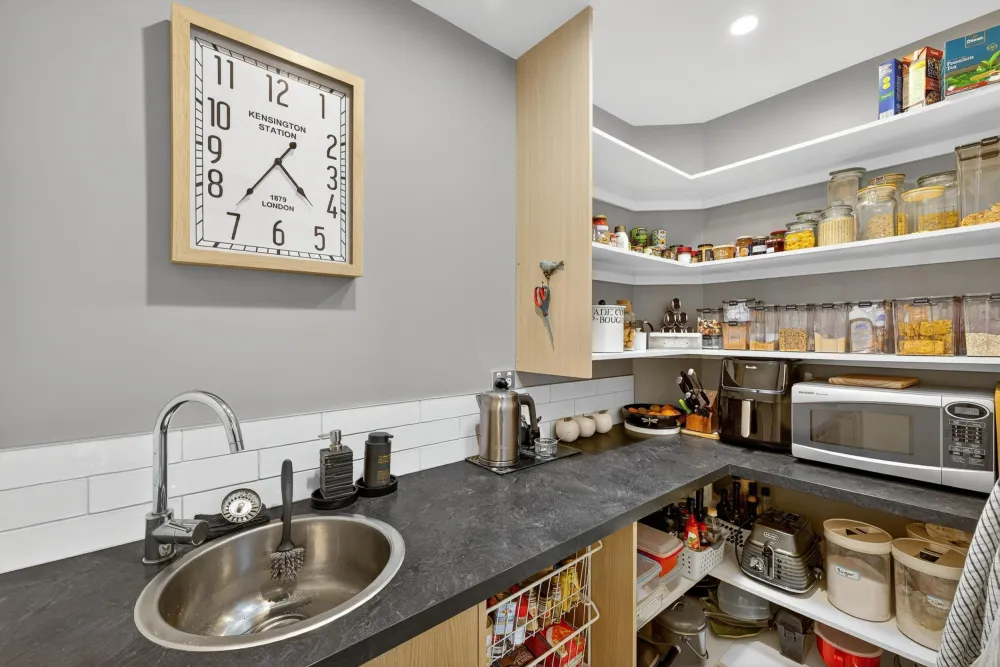 Photos of 225 Marshmans Road