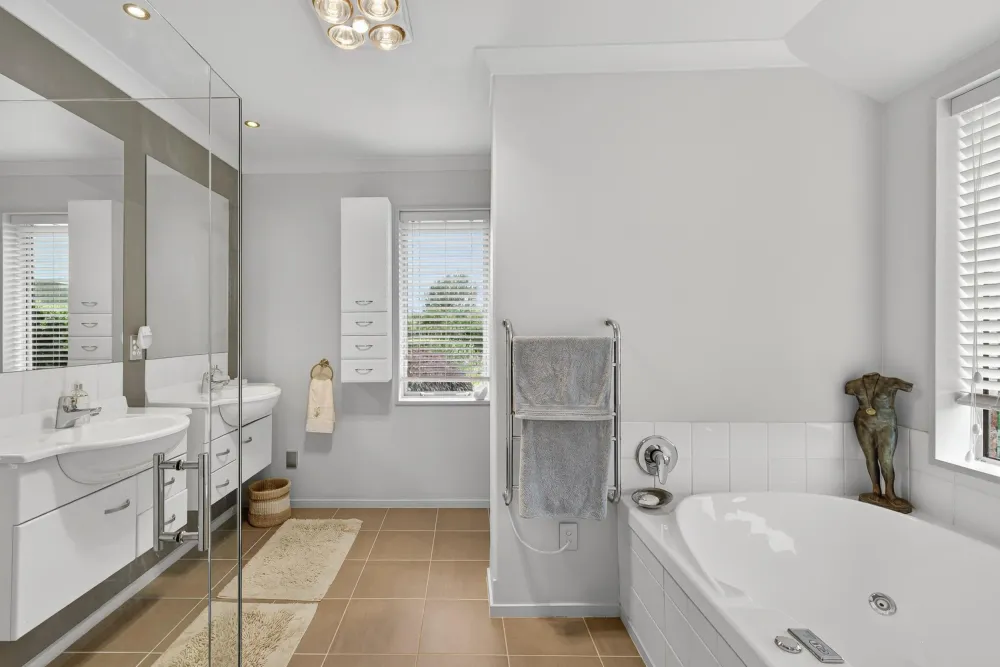 Photos of 225 Marshmans Road