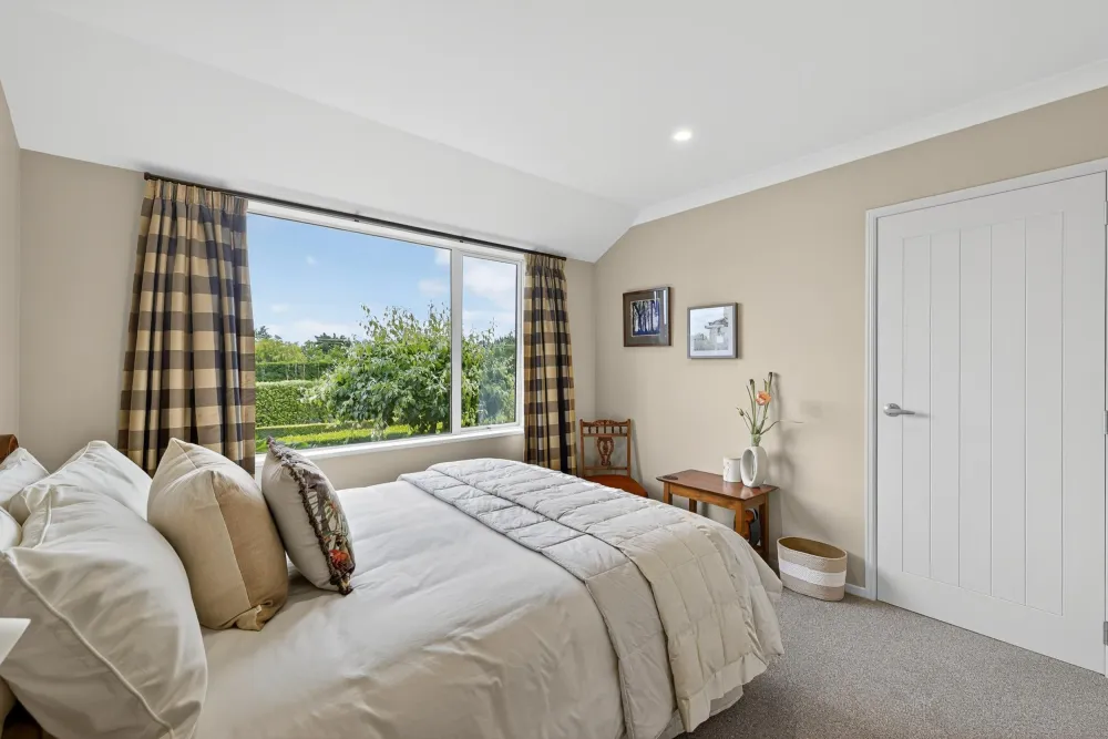 Photos of 225 Marshmans Road