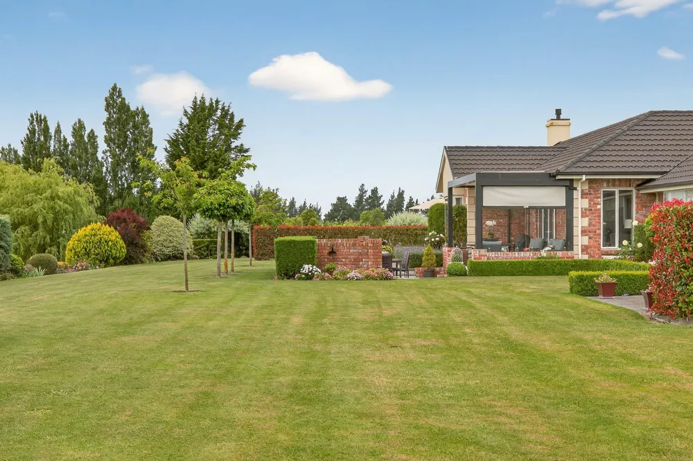 Photos of 225 Marshmans Road