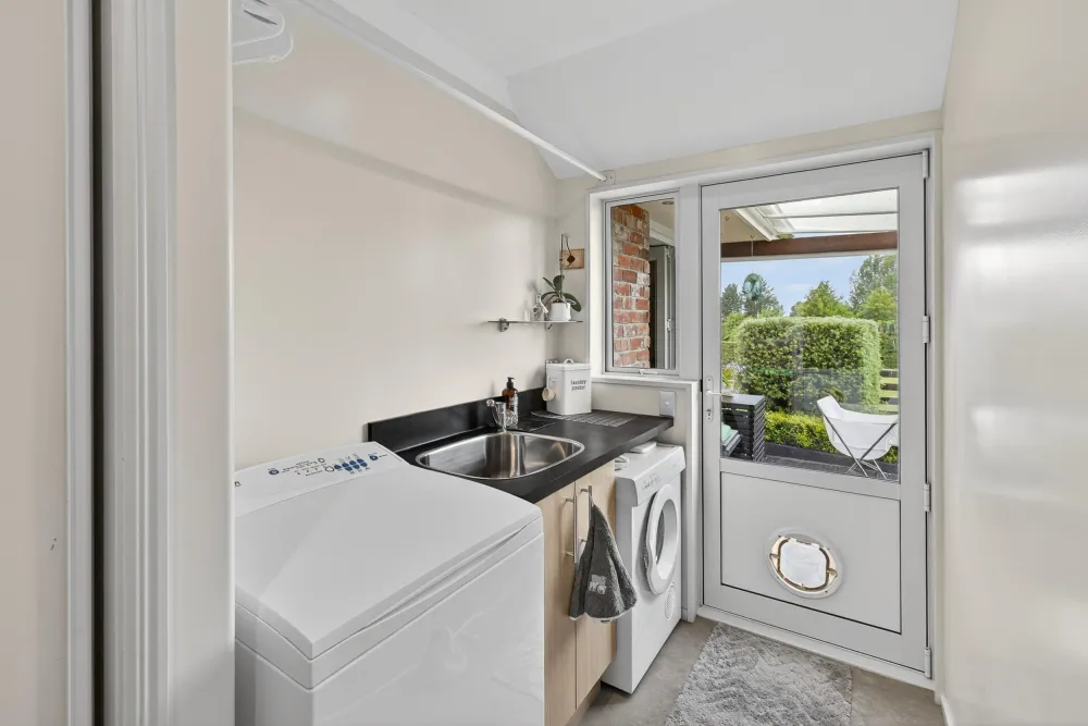 Photos of 225 Marshmans Road