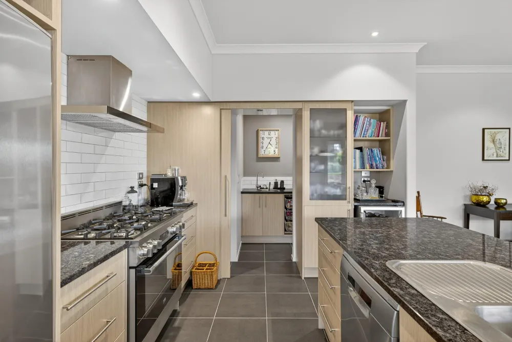 Photos of 225 Marshmans Road