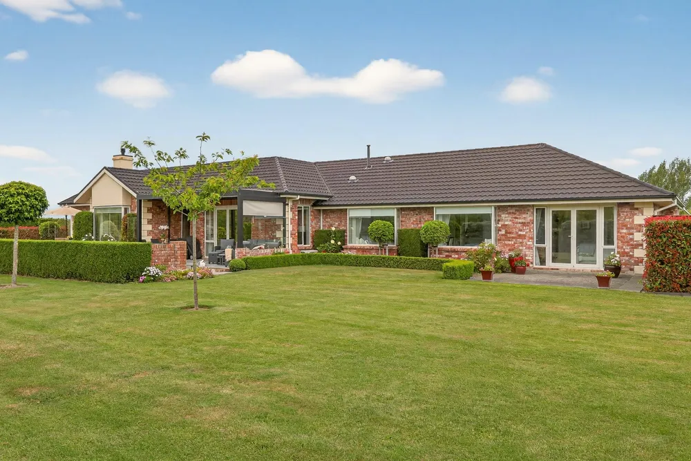 Photos of 225 Marshmans Road
