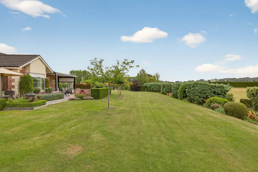 Photos of 225 Marshmans Road