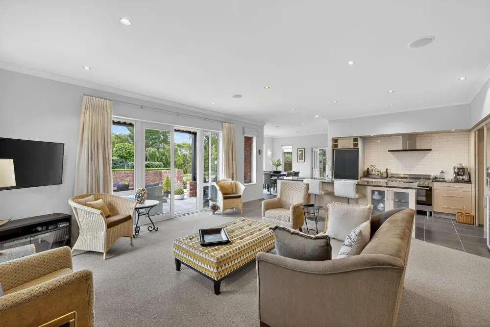 Photos of 225 Marshmans Road