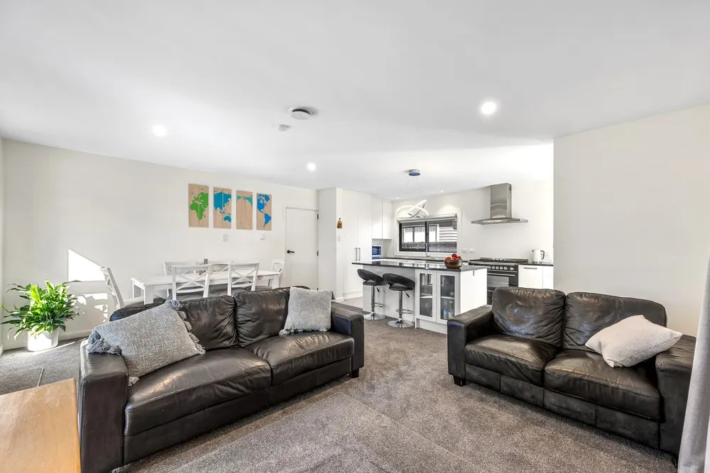 Photos of 16 Harris Crescent