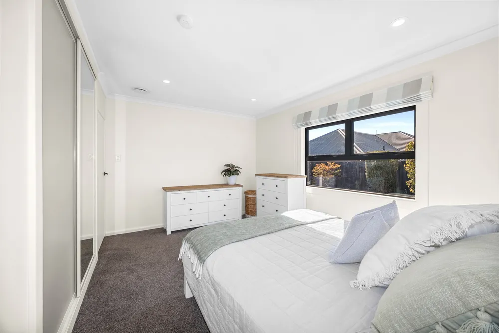 Photos of 16 Harris Crescent