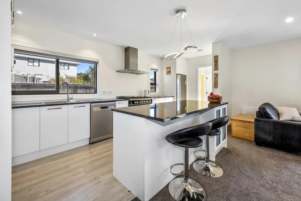 Photos of 16 Harris Crescent
