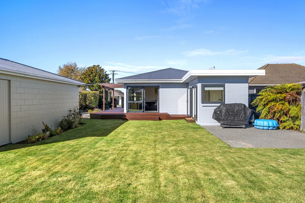 Photos of 16 Harris Crescent
