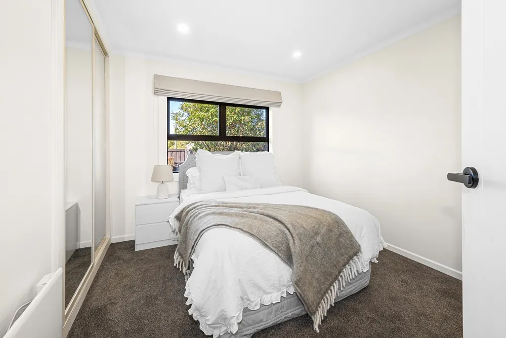 Photos of 16 Harris Crescent