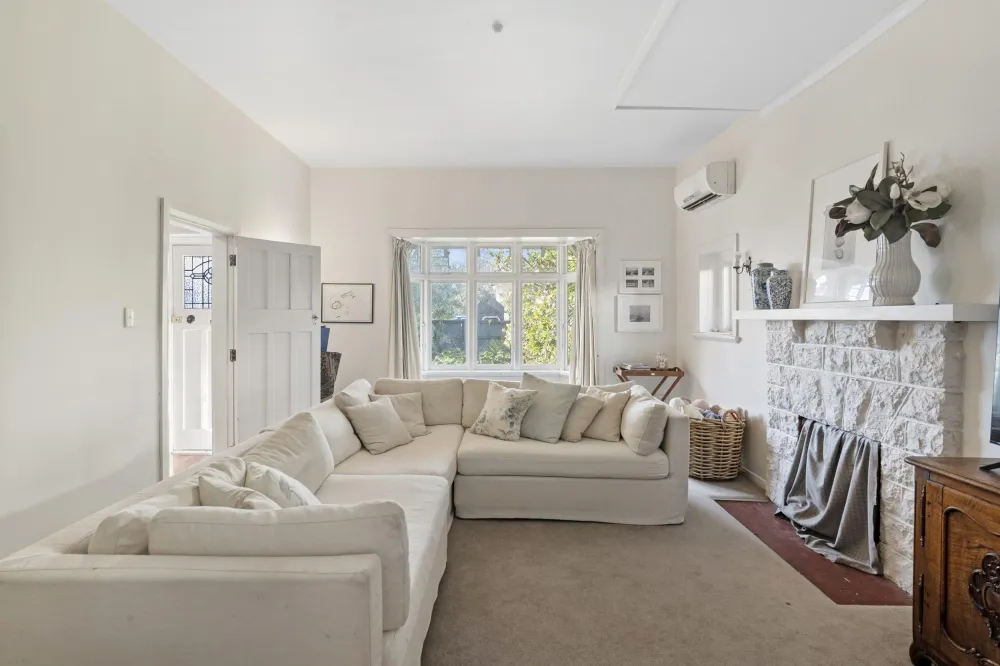 Photos of 39 Jacksons Road