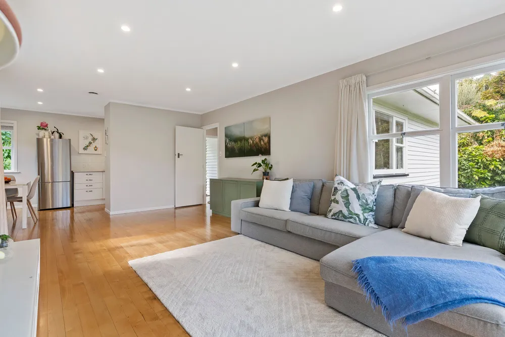 Photos of 98 Beach Road