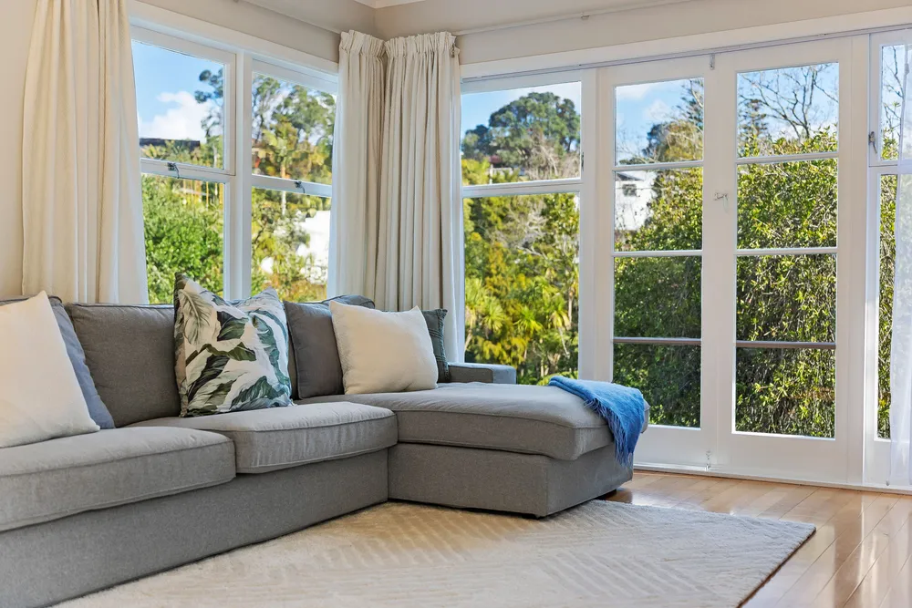 Photos of 98 Beach Road