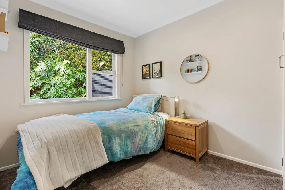 Photos of 98 Beach Road