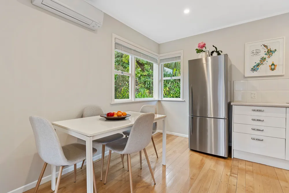 Photos of 98 Beach Road