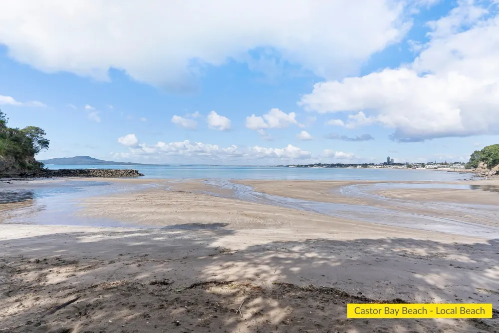 Photos of 98 Beach Road