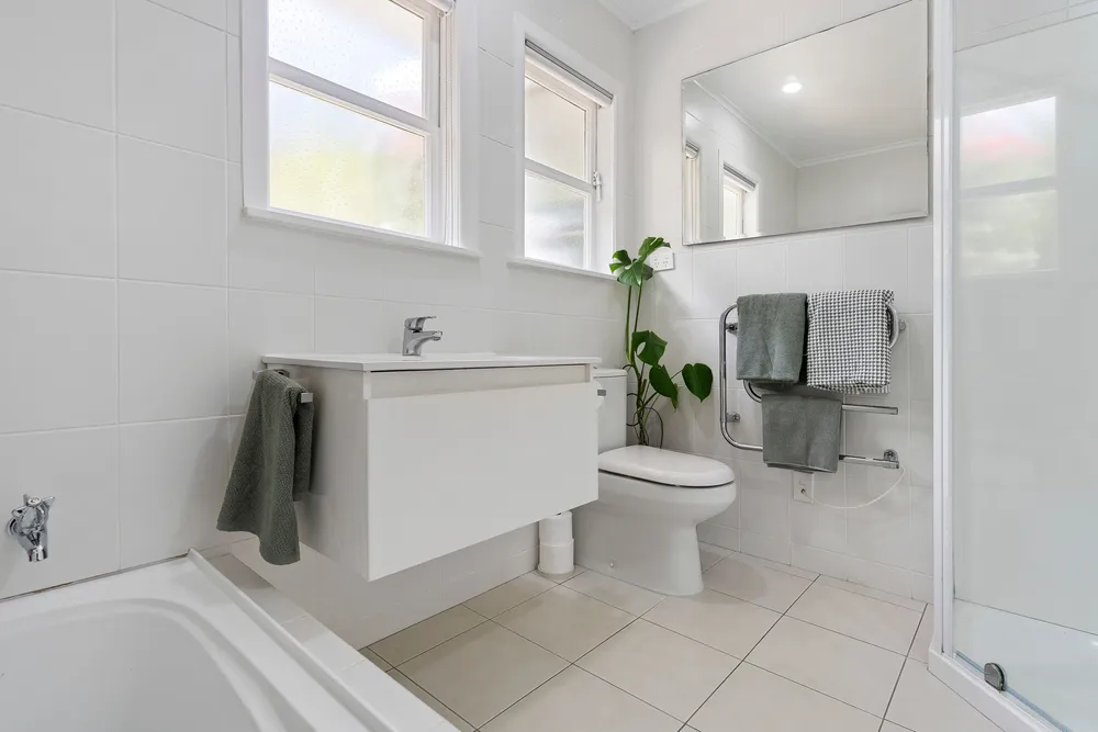 Photos of 98 Beach Road