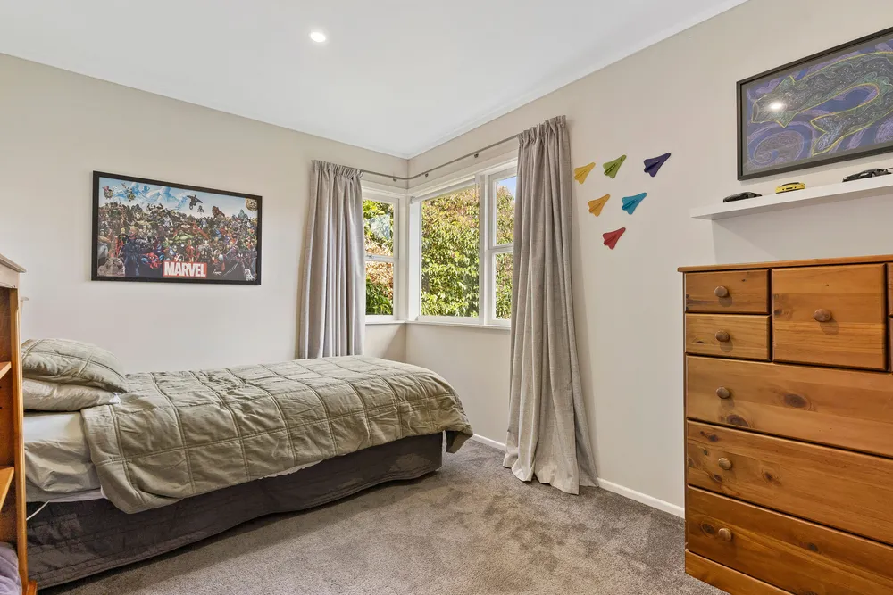 Photos of 98 Beach Road