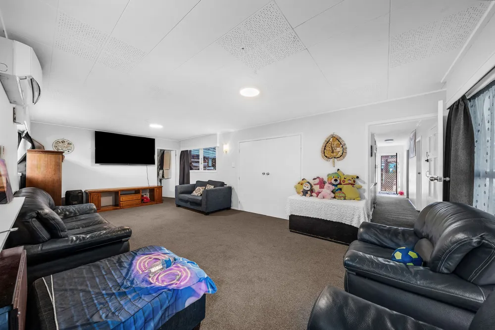 Photos of 140 Great South Road
