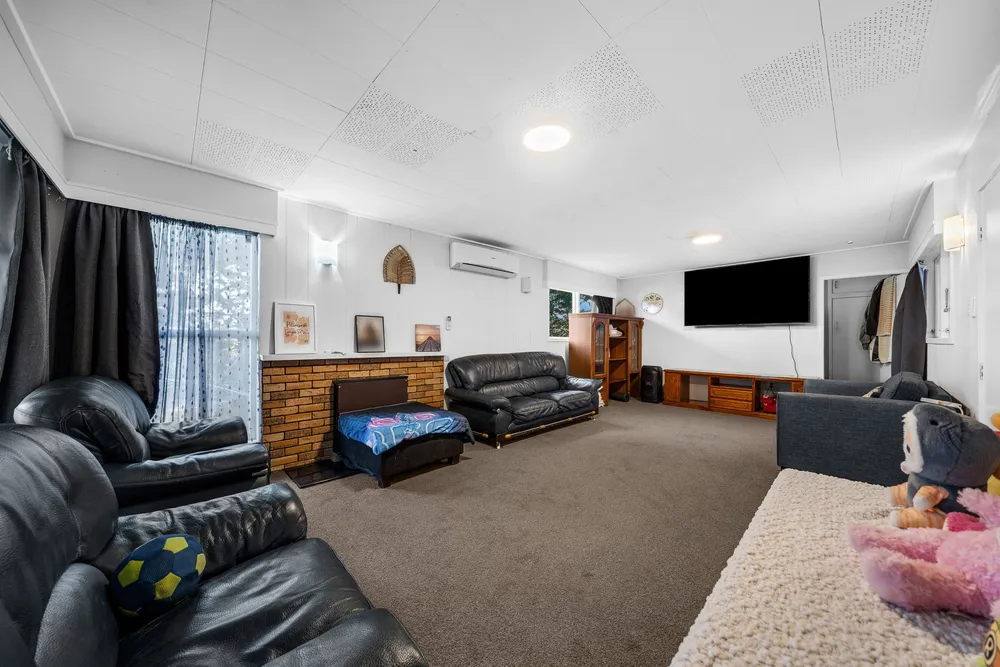 Photos of 140 Great South Road