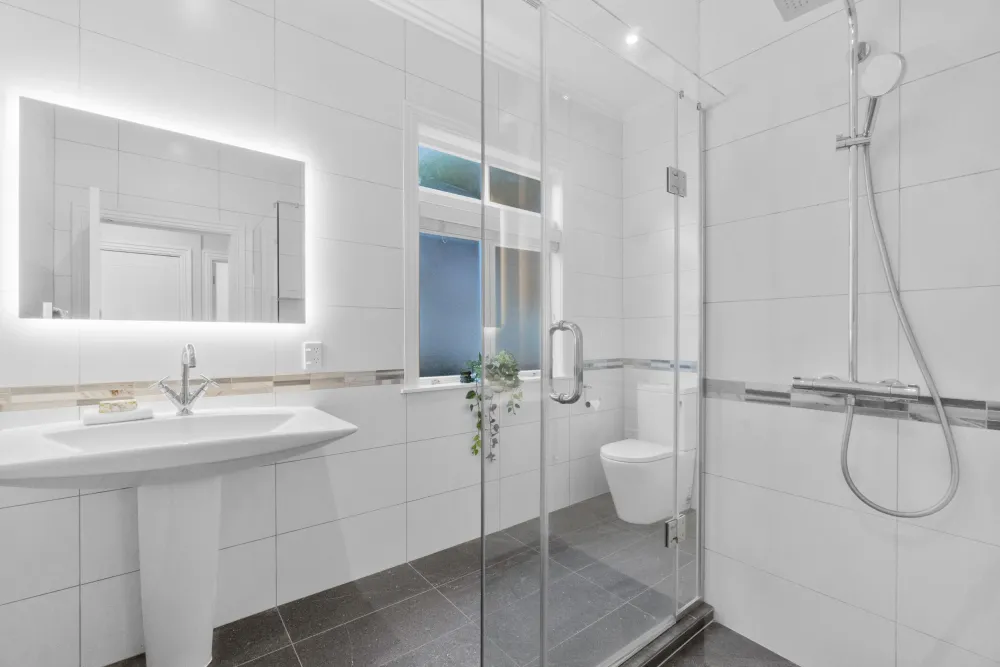 Photos of 6 Lewin Road