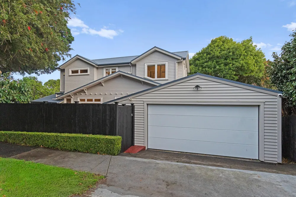 Photos of 6 Lewin Road