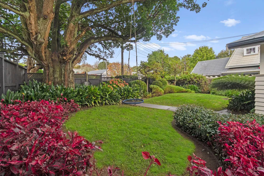 Photos of 6 Lewin Road
