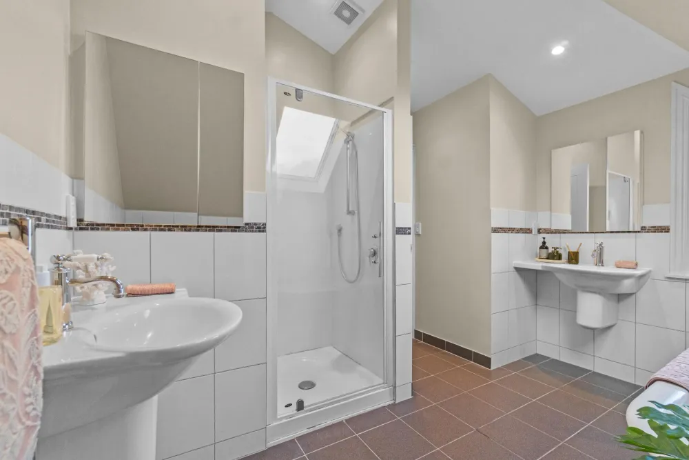 Photos of 6 Lewin Road