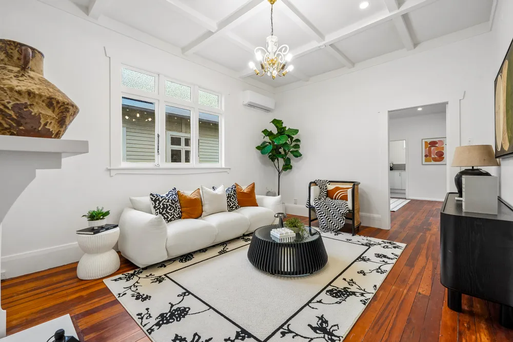 Photos of 34 Rangiatea Road