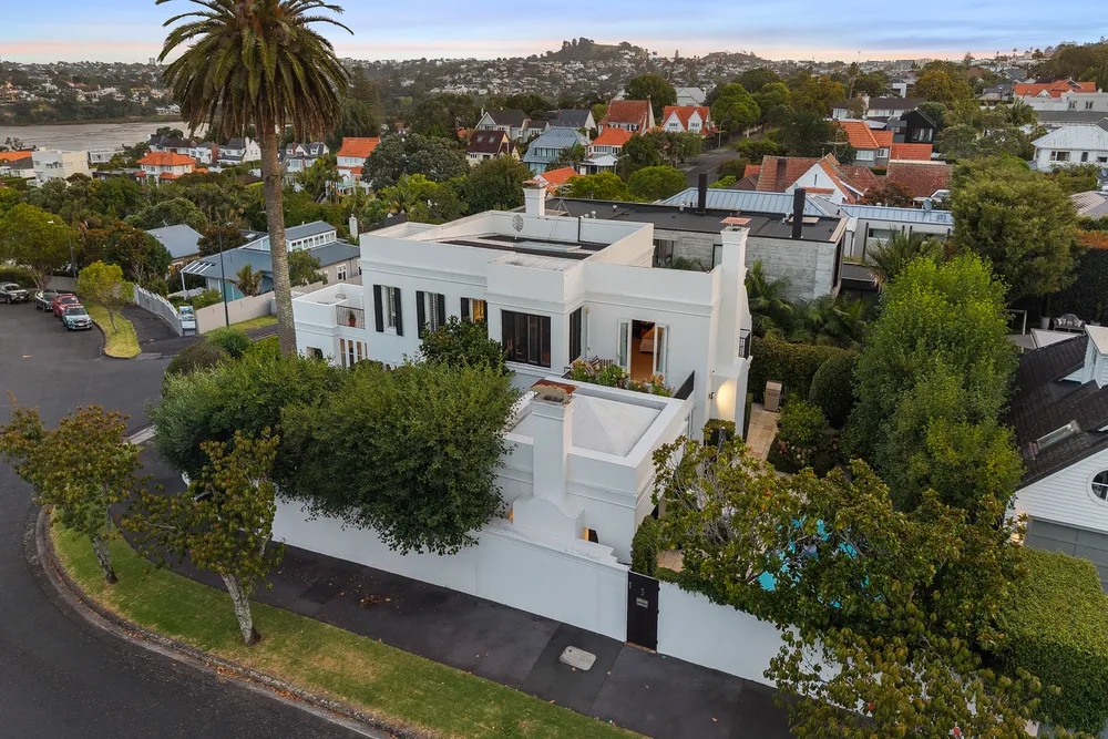 Photos of 3 Crescent Road