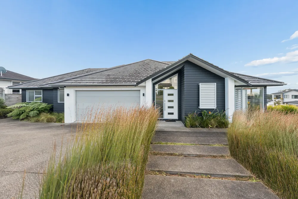 Photos of 2 Colonial Drive