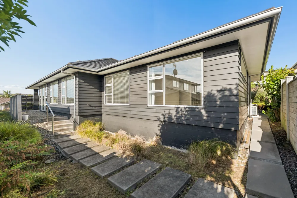Photos of 2 Colonial Drive