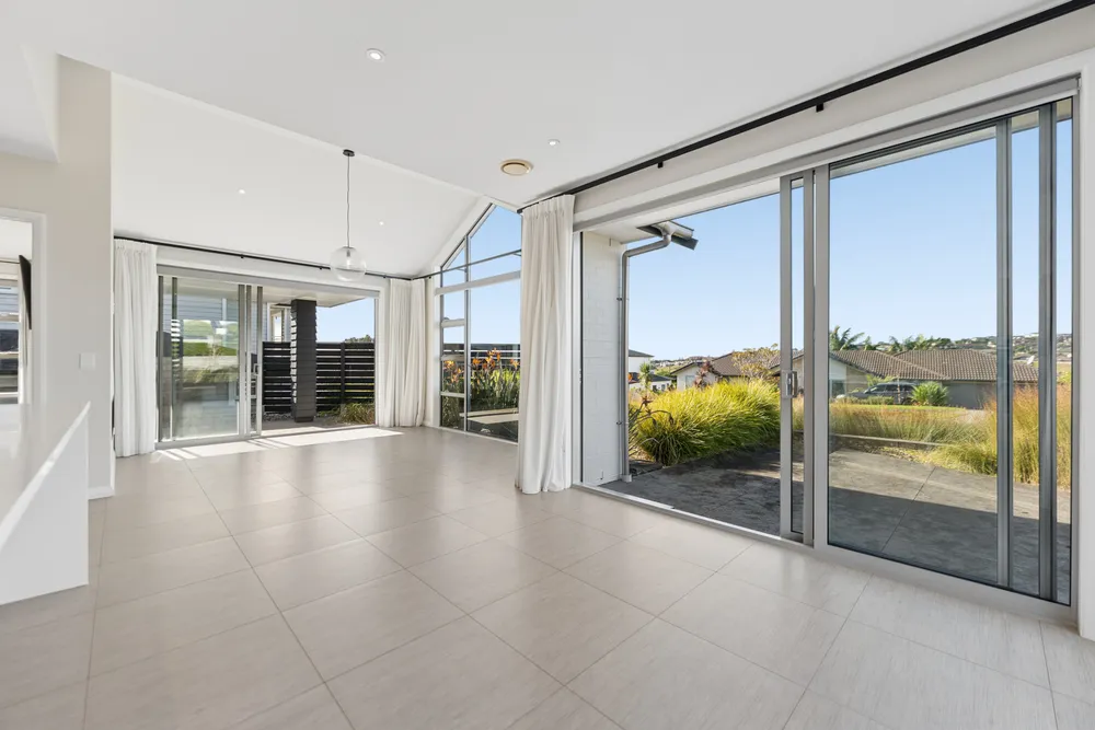 Photos of 2 Colonial Drive