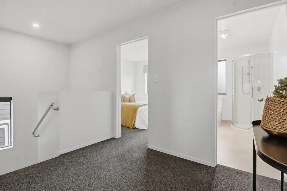 Photos of 34 Hiki Street